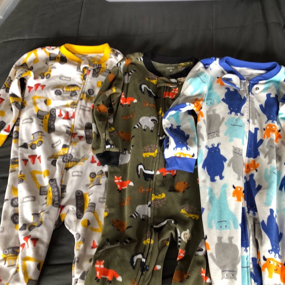 Lot 3T fleece footie pajamas